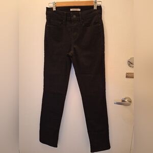 Levi's Women's Size 4 Classic Mid Rise Skinny Jeans Black Never Worn